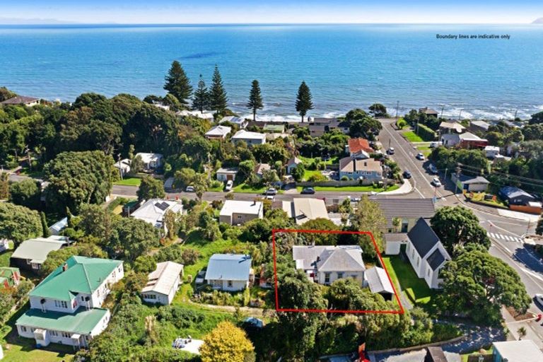 Photo of property in 17 Beach Road, Paekakariki, 5034
