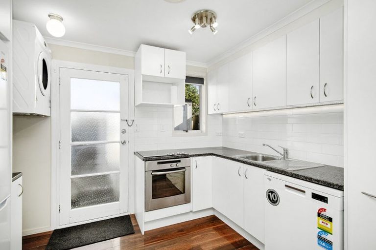 Photo of property in 2/16a Ranfurly Street, Trentham, Upper Hutt, 5018