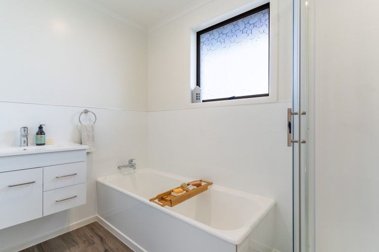 Photo of property in 219b Park Street, Winton, 9720