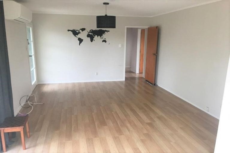 Photo of property in 2/38 Kirrie Avenue, Te Atatu South, Auckland, 0610