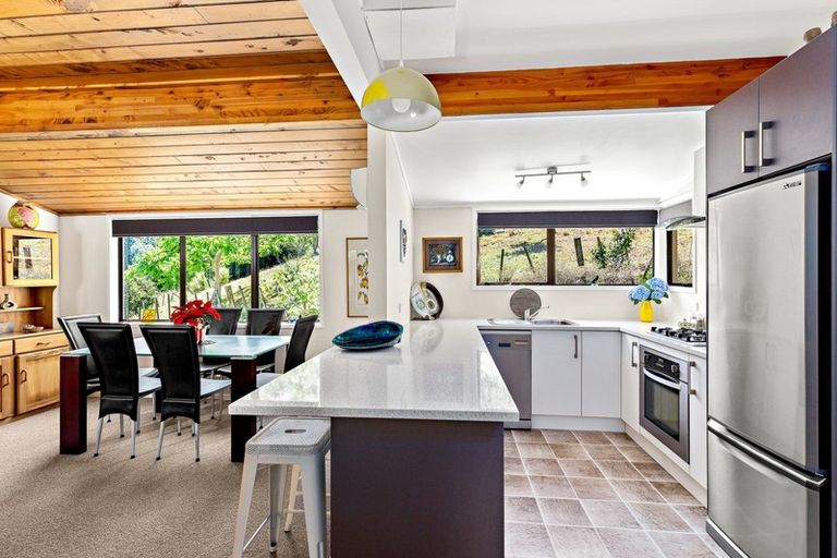 Photo of property in 24 Brick Bay Drive, Sandspit, Warkworth, 0982