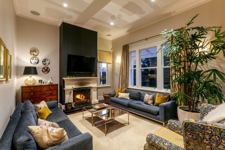 Photo of property in 16 Shortland Street, Lower Vogeltown, New Plymouth, 4310