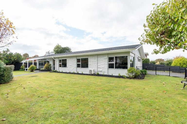 Photo of property in 2 Clements Crescent, Queenwood, Hamilton, 3210