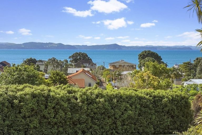 Photo of property in 11 Beach Road, Manly, Whangaparaoa, 0930