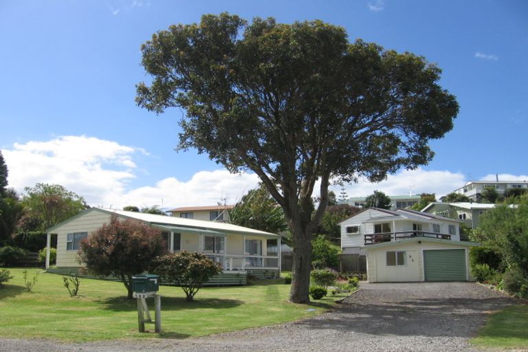 Photo of property in 132 Athenree Road, Athenree, Katikati, 3177