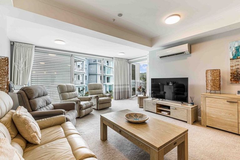 Photo of property in 107 Panorama Heights, Orewa, 0931