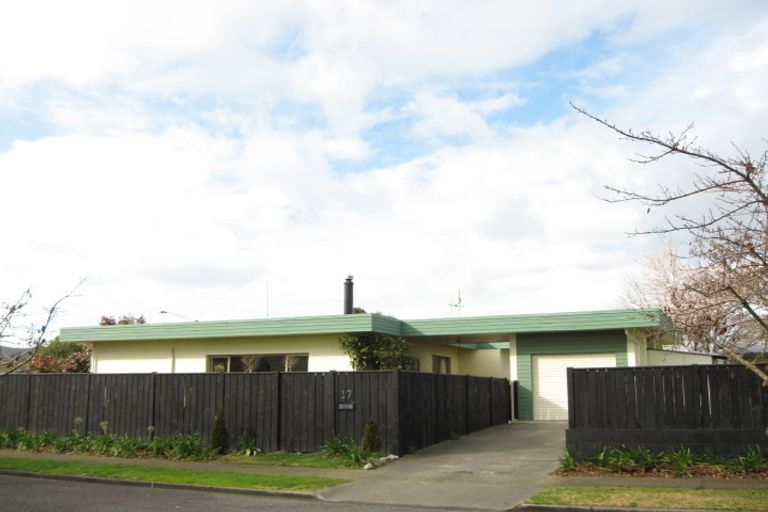 Photo of property in 17 Mangarau Crescent, Havelock North, 4130