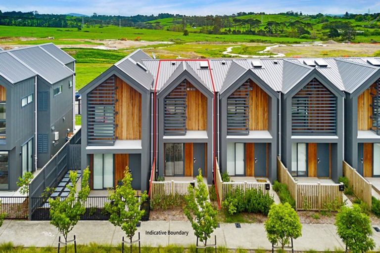 Photo of property in 90 Tarapuka Road, Westgate, Auckland, 0814