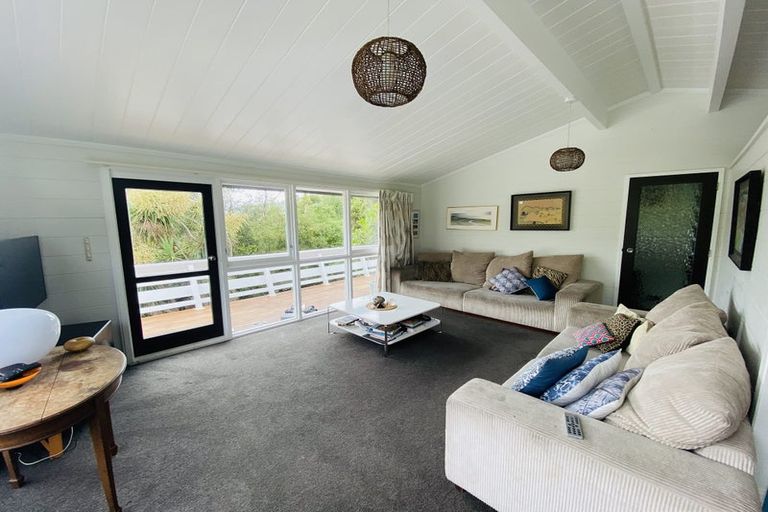 Photo of property in 32 Evans Pass Road, Sumner, Christchurch, 8081