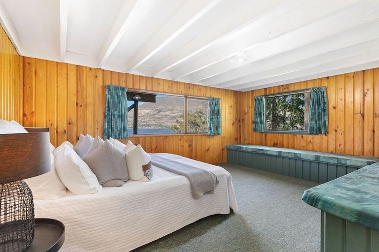 Photo of property in 44 Arawata Terrace, Sunshine Bay, Queenstown, 9300