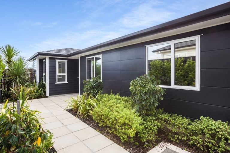 Photo of property in 156 Navigation Drive, Whitby, Porirua, 5024