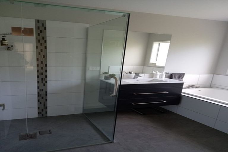 Photo of property in 106 Solan Drive, Waimauku, 0812