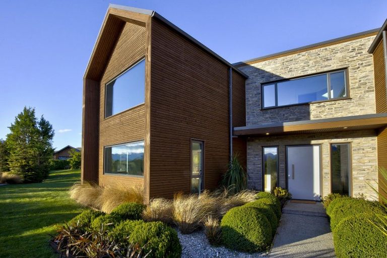 Photo of property in 98 Jacks Point Rise, Jacks Point, Queenstown, 9371