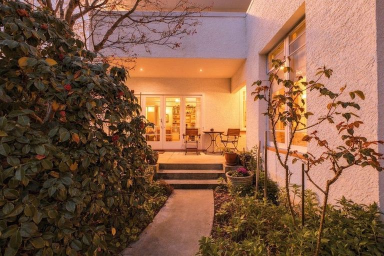 Photo of property in 17 Hamilton Avenue, Ilam, Christchurch, 8041