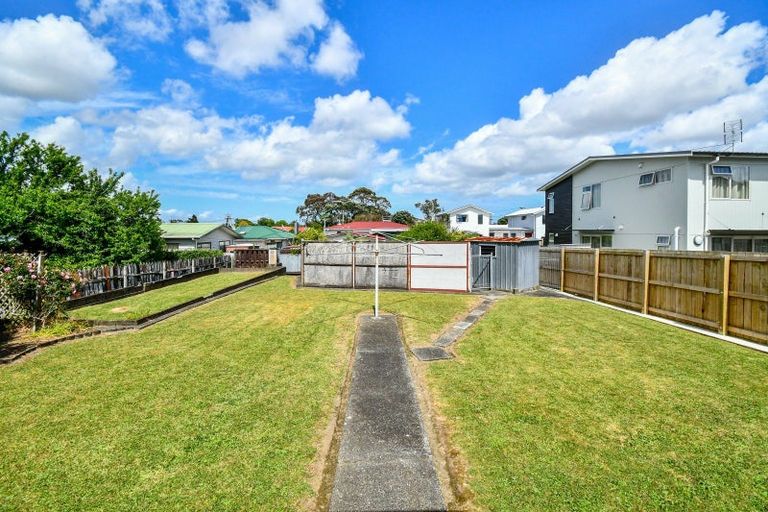 Photo of property in 1 Sterling Avenue, Manurewa East, Auckland, 2102