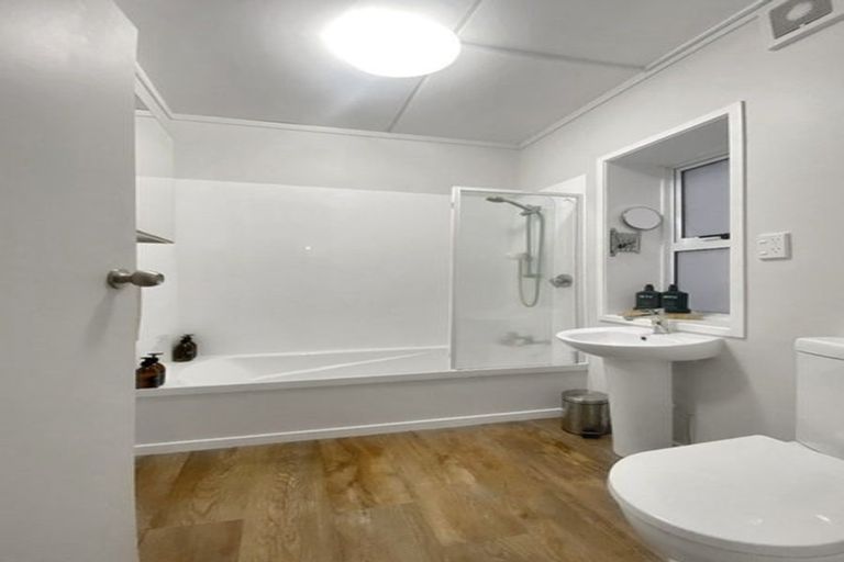 Photo of property in 12 Glen Alton Avenue, Paparangi, Wellington, 6037