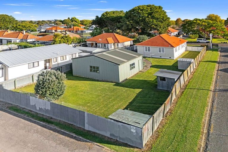 Photo of property in 96 Nuffield Avenue, Marewa, Napier, 4110