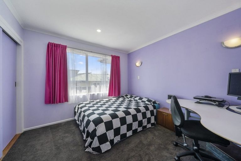 Photo of property in 5 Walton Road, Paraparaumu Beach, Paraparaumu, 5032
