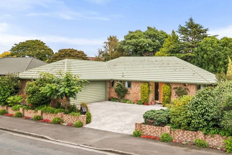 Photo of property in 25 Farquhars Road, Redwood, Christchurch, 8051