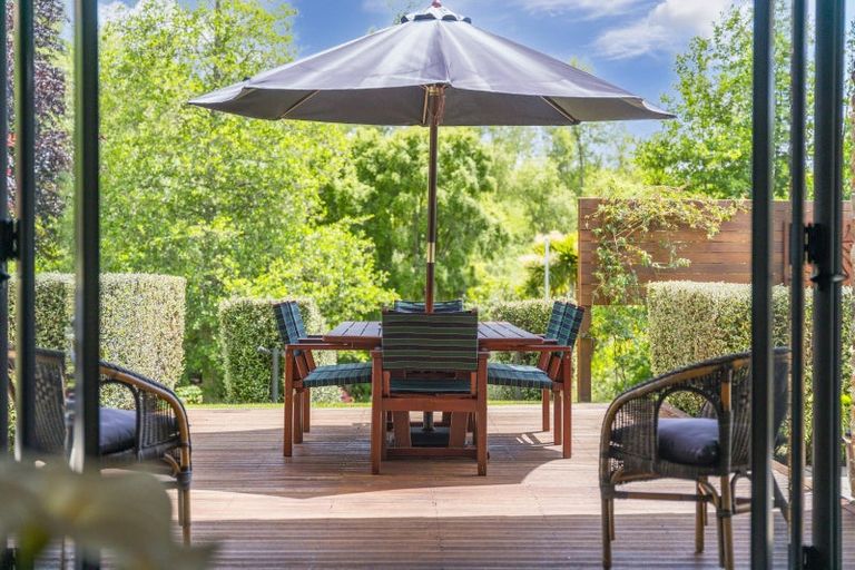 Photo of property in 6 Cameron Drive, Acacia Bay, Taupo, 3385