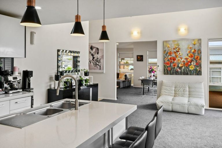 Photo of property in 29 Ina Ville Drive, Pukekohe, 2120