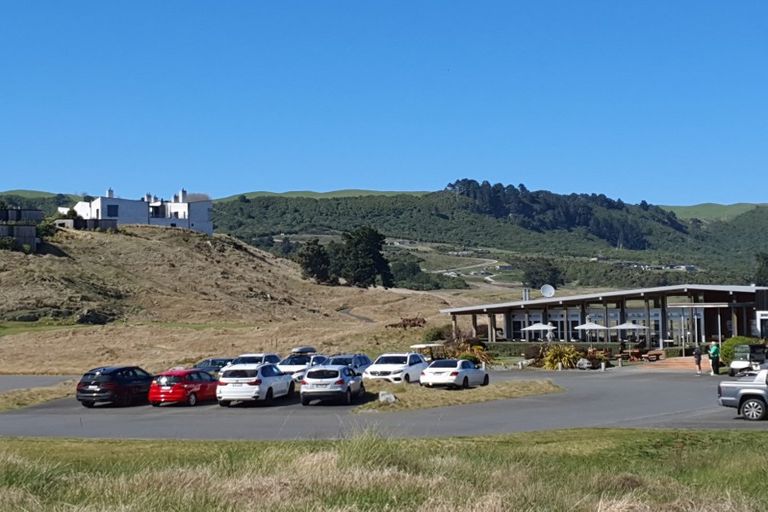 Photo of property in 8 The Fairways, Kinloch, Taupo, 3377