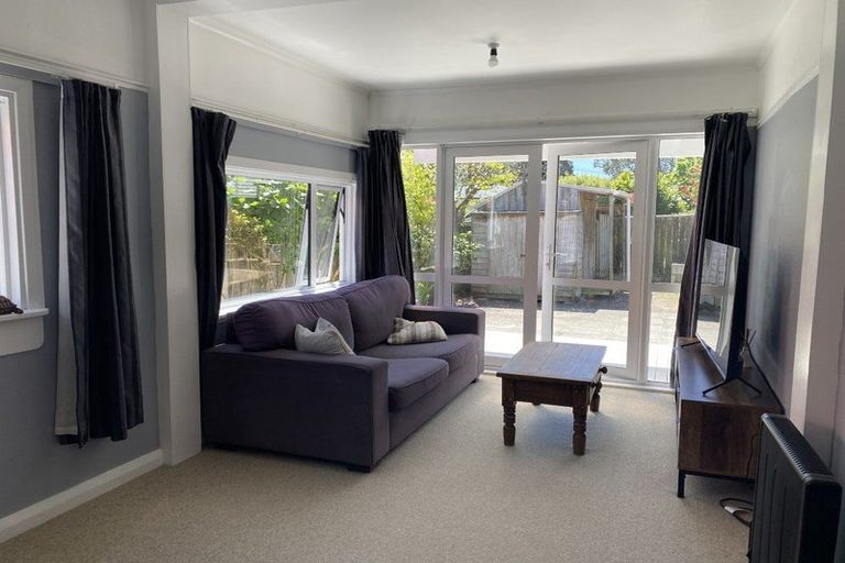 Photo of property in 18 Kauri Street, Eastbourne, Lower Hutt, 5013