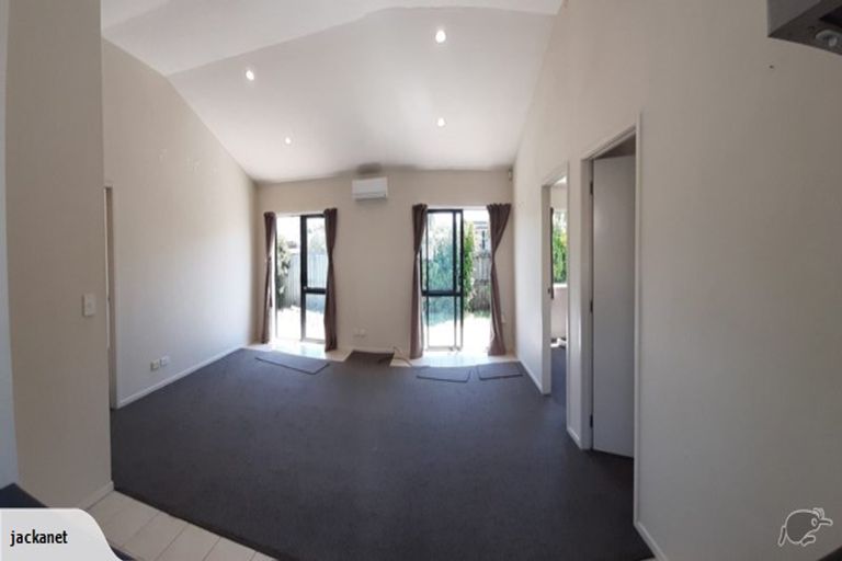 Photo of property in 28a Kamara Road, Glen Eden, Auckland, 0602
