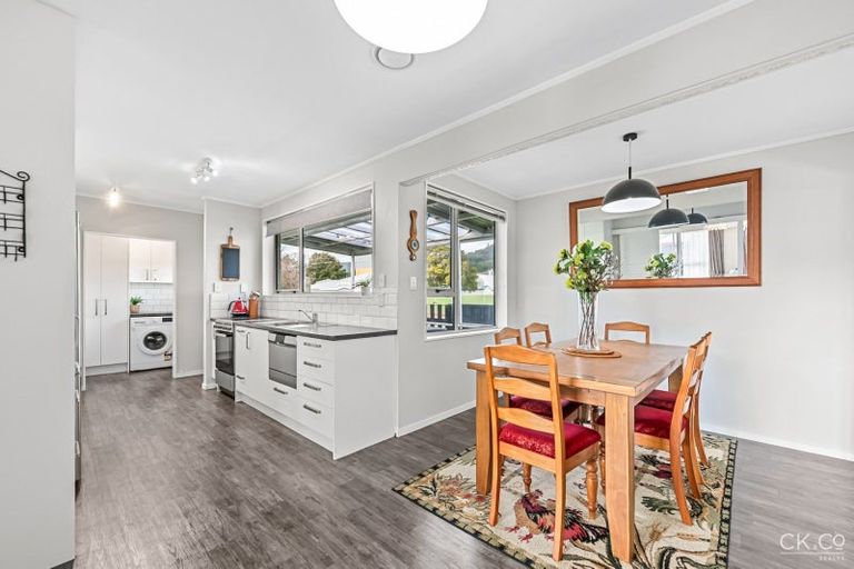 Photo of property in 12a Raukawa Grove, Trentham, Upper Hutt, 5018