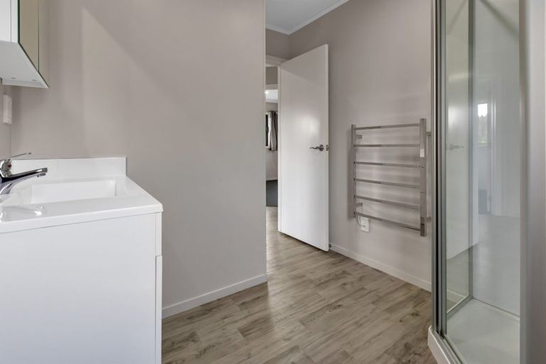 Photo of property in 2568e Paparoa-oakleigh Road, Paparoa, 0571