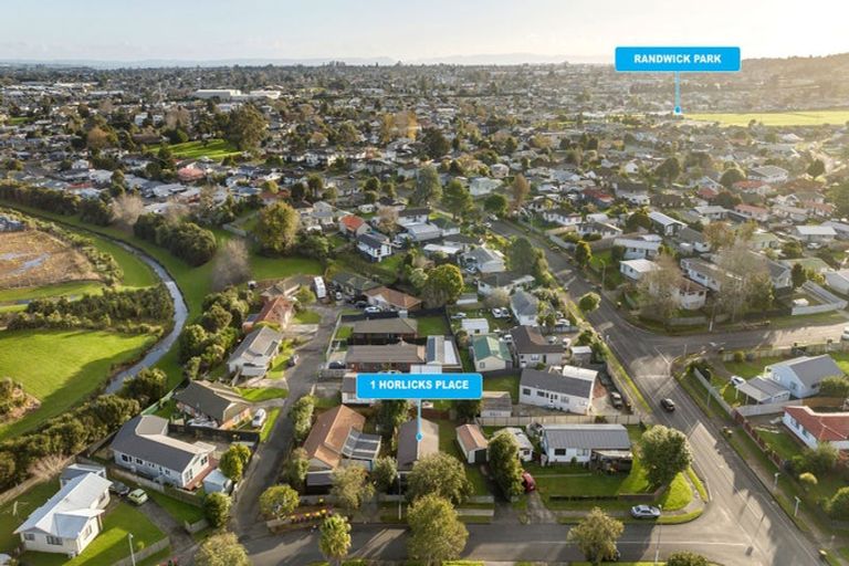 Photo of property in 1 Horlicks Place, Randwick Park, Auckland, 2105
