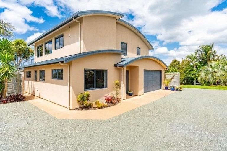 Photo of property in 381 Cove Road, Waipu, 0582