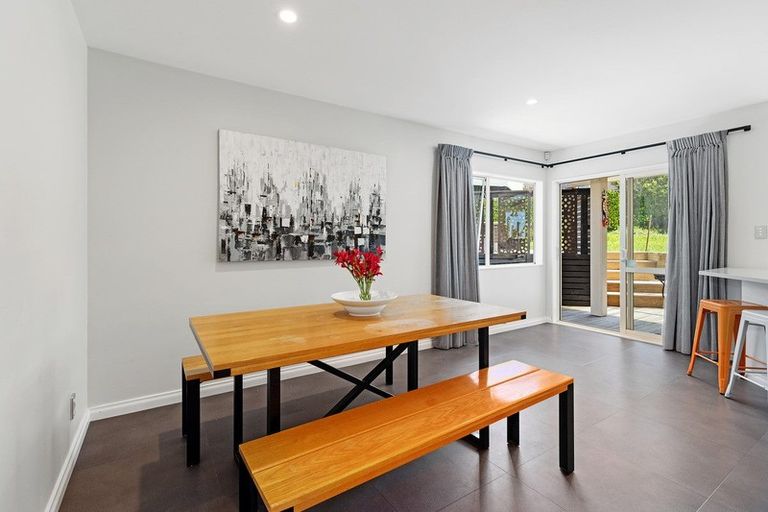 Photo of property in 20 Bluebird Crescent, Unsworth Heights, Auckland, 0632