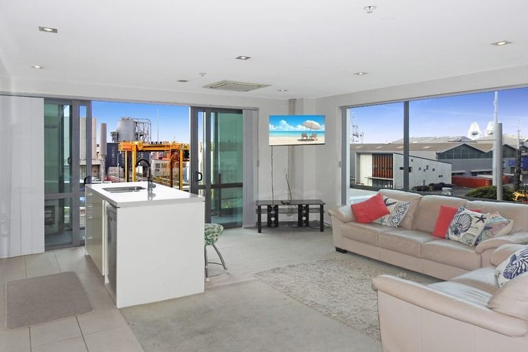 Photo of property in The Docks Apartments, 321/6 Dockside Lane, Auckland Central, Auckland, 1010