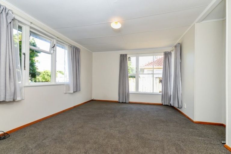 Photo of property in 55 Ross Crescent, Fairfield, Hamilton, 3214