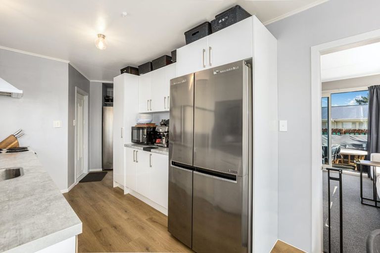 Photo of property in 43 Mark Avenue, Paparangi, Wellington, 6037