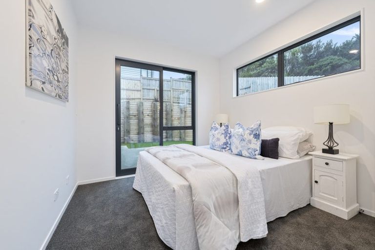 Photo of property in 42 Paparahi Place, Wainui, 0992