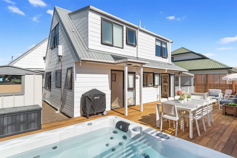 Photo of property in 2/563 Maunganui Road, Mount Maunganui, 3116