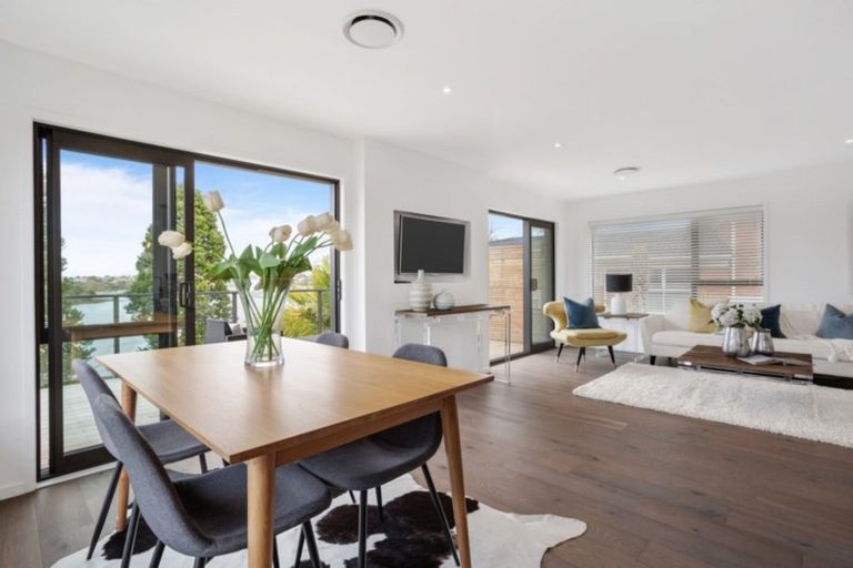 Photo of property in 1/27 Waitemata Road, Hauraki, Auckland, 0622