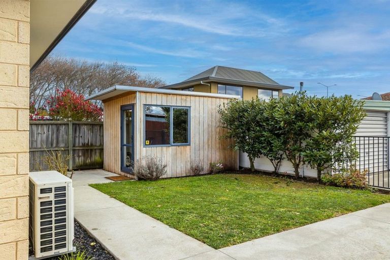 Photo of property in 2/150 Aldwins Road, Phillipstown, Christchurch, 8062