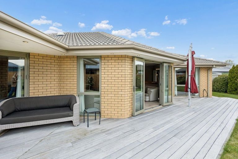 Photo of property in 17 Acacia Avenue, Rangiora, 7400