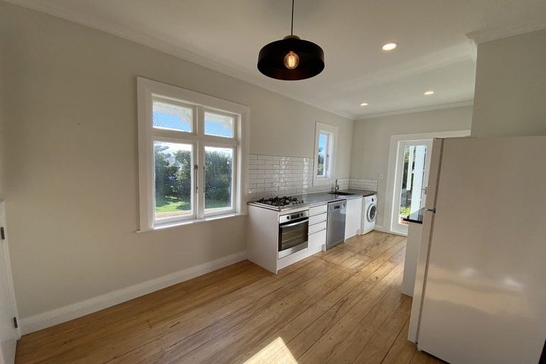 Photo of property in 7a Freyberg Street, Lyall Bay, Wellington, 6022