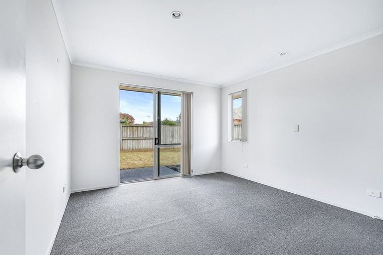 Photo of property in 17 Farnham Close, Rototuna North, Hamilton, 3210