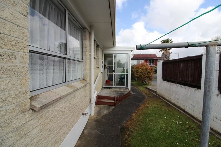 Photo of property in 1/12 Tanoa Place, Glendene, Auckland, 0602