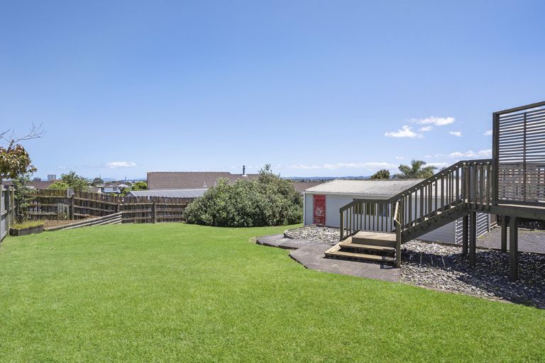 Photo of property in 48 Hollyford Drive, Clover Park, Auckland, 2105