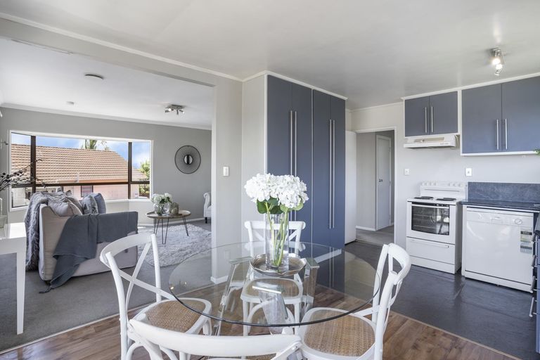 Photo of property in 48 Hollyford Drive, Clover Park, Auckland, 2105