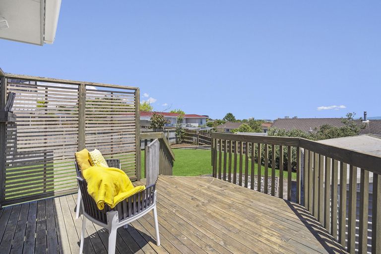 Photo of property in 48 Hollyford Drive, Clover Park, Auckland, 2105