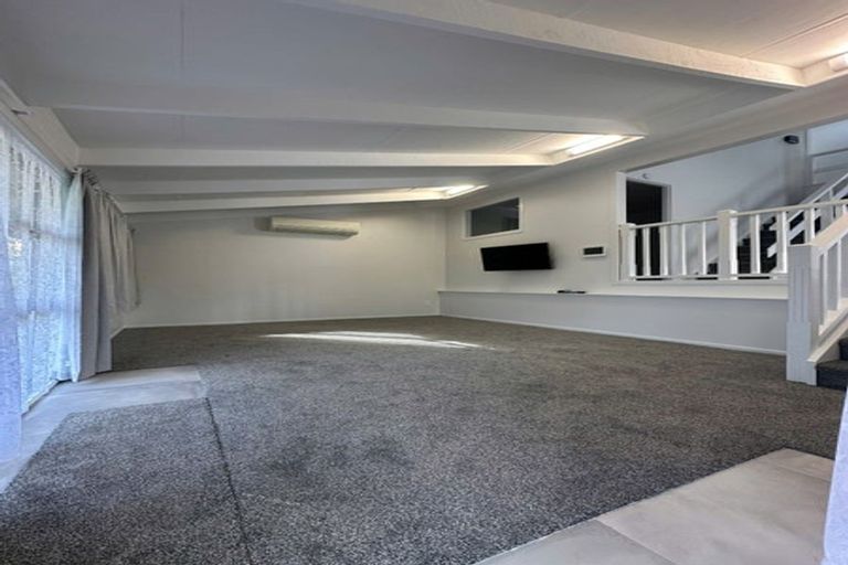 Photo of property in 1/3 Miraka Place, Birkenhead, Auckland, 0626