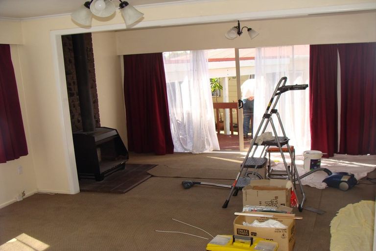 Photo of property in 43 Walworth Avenue, Pakuranga Heights, Auckland, 2010