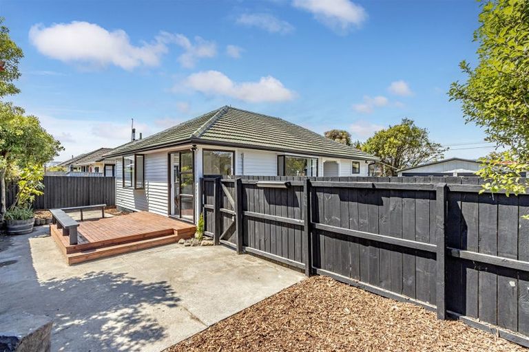 Photo of property in 152 Gayhurst Road, Dallington, Christchurch, 8061